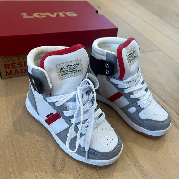 Levi's Kids Hightop Sneaker Shoe - Size 11 - Brand New in Box - Picture 1 of 6
